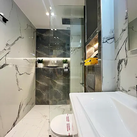 Chic Loft Apartment *