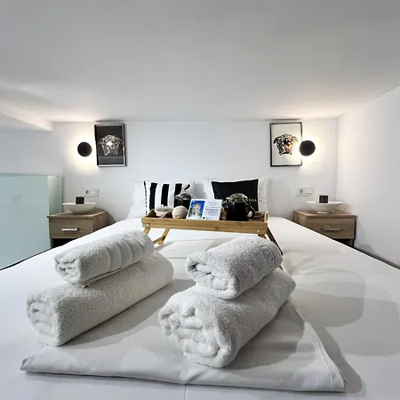 Chic Loft Apartment *